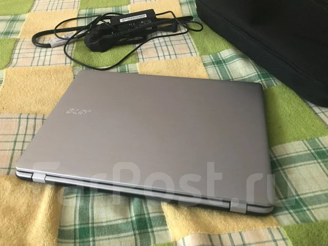 Acer Aspire One 725. 11.6", 1,3����, ��� 2048 ��, ���� 320���, WiFi: 1, ����������� �� 3��. ����