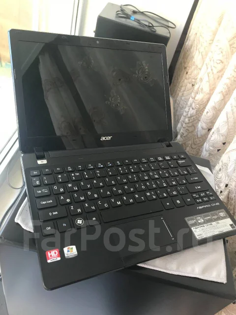 Acer Aspire One 725. 11.6", 1,3����, ��� 2048 ��, ���� 320���, WiFi: 1, ����������� �� 3��. ����