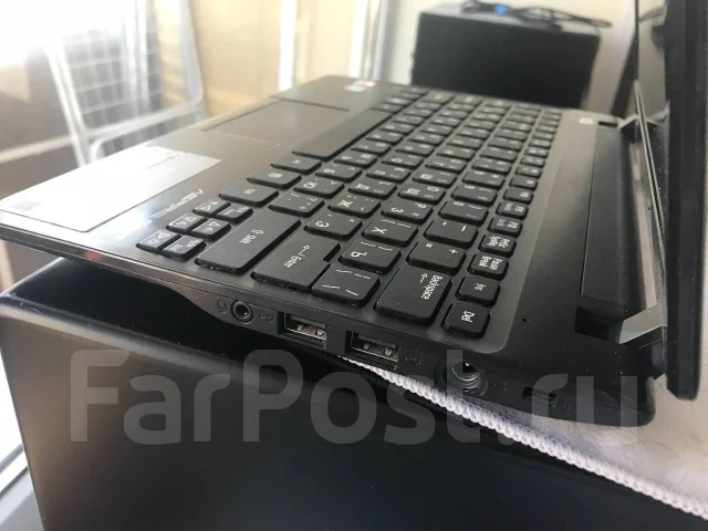 Acer Aspire One 725. 11.6", 1,3����, ��� 2048 ��, ���� 320���, WiFi: 1, ����������� �� 3��. ����