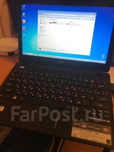 Acer Aspire One 725. 11.6", 1,3����, ��� 2048 ��, ���� 320���, WiFi: 1, ����������� �� 3��. ����