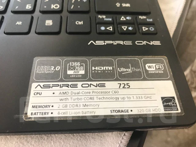 Acer Aspire One 725. 11.6", 1,3����, ��� 2048 ��, ���� 320���, WiFi: 1, ����������� �� 3��. ����