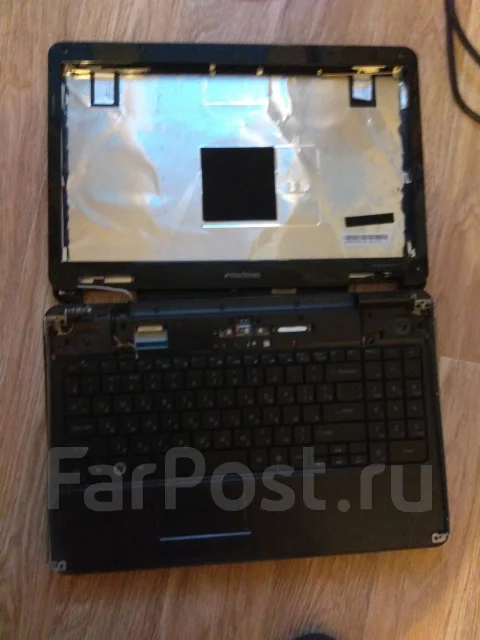 eMachines E725. 14", ��� 2048 ��, WiFi: 1, Bluetooth: 1 ����