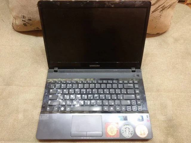 Samsung 300E4A. WiFi: 1, Bluetooth: 1. ��� ����� �� ������������ ����