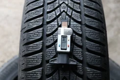 Dunlop SP Winter Sport 4D. ������, ��� �����, �/�, ����� 5�% ����