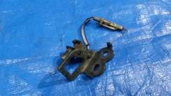 Крепление крышки багажника. Toyota: Windom, Cressida, Corona, Crown, Vios, Corolla Axio, Soluna Vios, Camry, Sprinter Trueno, Corolla, Carina II, Terc...