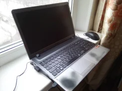 Samsung 355V5C-S0N. 15.6", 3,2����, ��� 8 ��, ���� 750���, WiFi, Bluetooth, ����������� �� 4��. ����