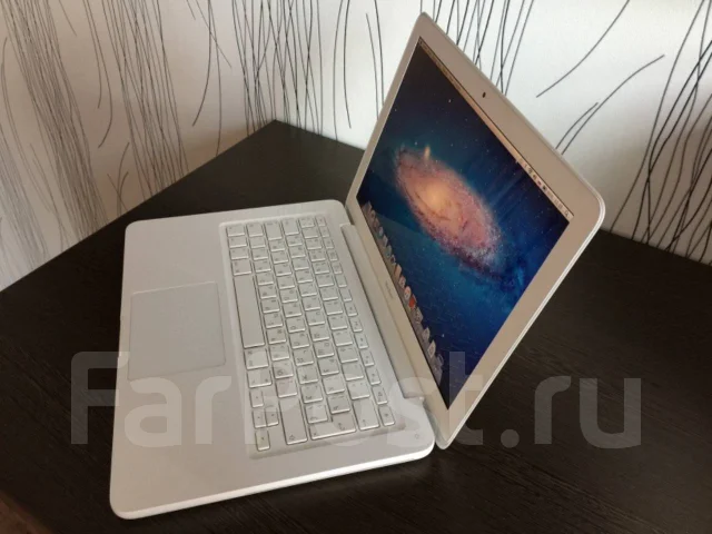 Apple MacBook 13 2009 Late MC207. 13", ��� 2048 ��, WiFi: 1, Bluetooth: 1 ����