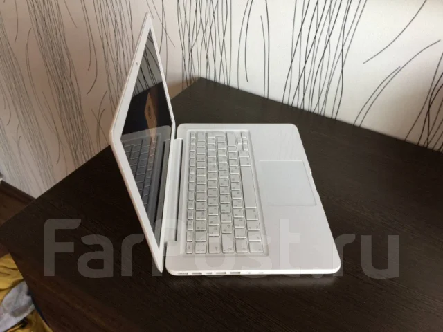 Apple MacBook 13 2009 Late MC207. 13", ��� 2048 ��, WiFi: 1, Bluetooth: 1 ����