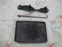 Крепление аккумулятора. Toyota Corolla Spacio, AE111, AE111N, AE115, AE115N Двигатели: 4AFE, 7AFE