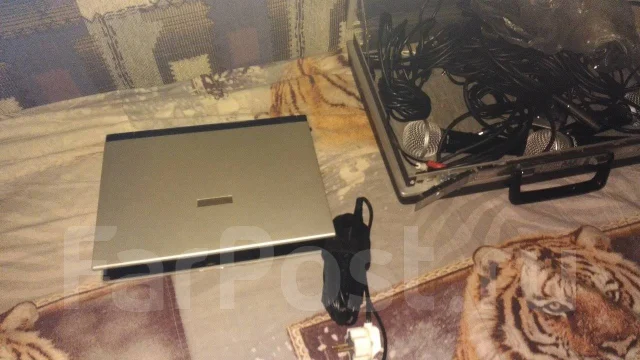 Toshiba Dynabook. 9", 20����, ��� 256 �� � ������, ���� 16���, ����������� �� 1��. ����