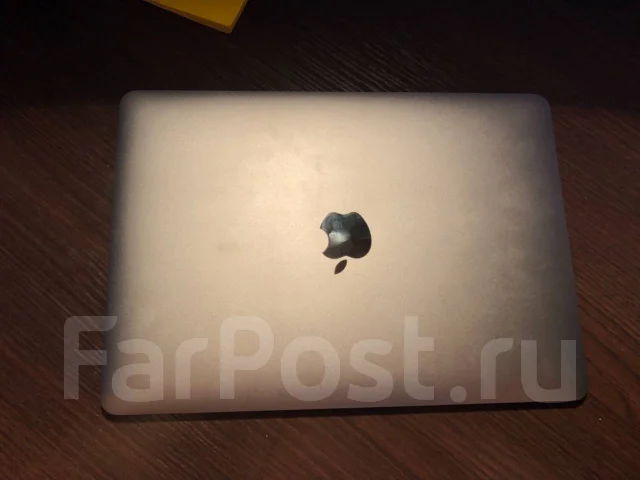 Apple MacBook 12. 12", 1,1����, ��� 8 ��, ���� 256���, WiFi: 1, Bluetooth: 1, ����������� �� 10��. ����