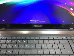 Asus K53S. 15.6", 2 300����, ��� 4 ��, ���� 250���, WiFi: 1, Bluetooth: 1, ����������� �� 3��. ����