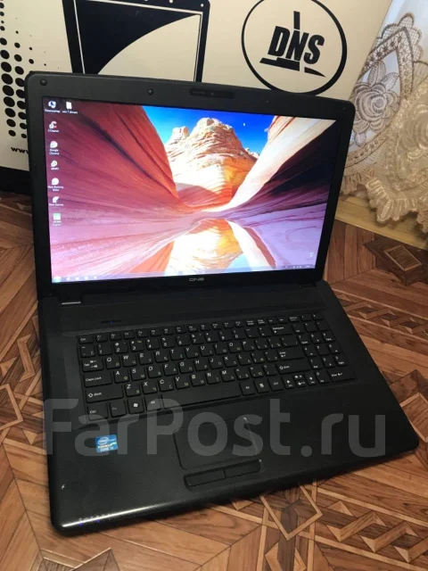 DNS Home 0164785. 17.3", 2,5����, ��� 8 ��, ���� 1 000���, WiFi: 1, Bluetooth: 1, ����������� �� 2��. ����