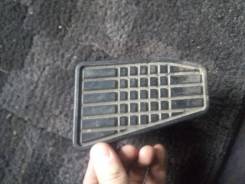 Подставка под ногу. Subaru Forester, SG5 Subaru Legacy, BD2, BD4, BD5, BD9, BE5, BE9, BEE, BG2, BG4, BG5, BG9, BGA, BGC, BH5, BH9, BHC, BHE Subaru Imp...