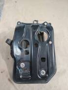 Крепление аккумулятора. Toyota RAV4, ACA36W, ACA38L, ACA33, ZSA30, GSA33, ACA31, ASA38, GSA38, ASA33, ACA38, QEA38, ACA30, ACA31W, ZSA35 Двигатели: 2A...