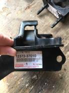 Подушка двигателя. Toyota: Premio, Allion, Wish, Corolla Axio, Corolla Fielder, Isis Двигатели: 1NZFE, 2ZRFAE, 2ZRFE
