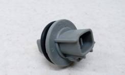 Патрон лампы. Toyota: Regius Ace, Windom, Lite Ace, Platz, Aurion, Prius C, Ipsum, iQ, Avensis, Pixis Joy, Corolla, Yaris Verso, Probox, Raum, Regius...