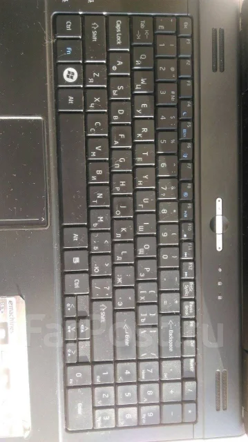 eMachines E525. 15.6", 900����, ��� 2048 ��, ���� 1���, WiFi: 1, Bluetooth: 1, ����������� �� 3��. ����