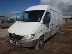 Mercedes-Benz Sprinter ����
