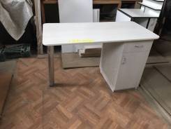 Столы маникюрные.