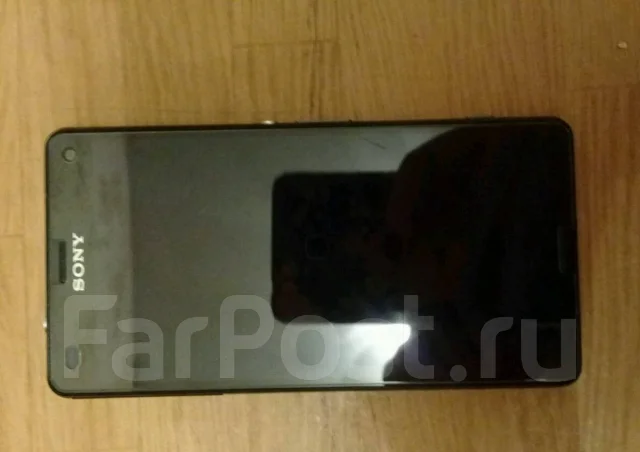 Sony Xperia X Compact. �/� ����