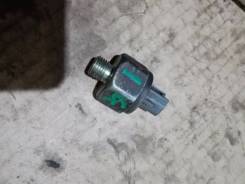 Датчик детонации. Lexus IS300, GXE10 Lexus IS200, GXE10 Lexus GX470, UZJ120 Lexus LX470, UZJ100 Toyota: Platz, Corona, Crown, Vios, Verossa, Avensis...