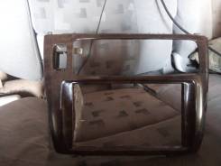 Консоль панели приборов. Mitsubishi Diamante, F31A, F31AK, F47A, F36A, F36W, F46A, F34A, F41A Двигатели: 6G72, 6A13, 6G73