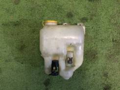 Бачок стеклоомывателя. Subaru Forester, SF5, SF9 Subaru Legacy, BD3, BD5, BD9, BG2, BG3, BG4, BG5, BG7, BG9, BGA, BGB, BGC Subaru Impreza, GC2, GC8, G...