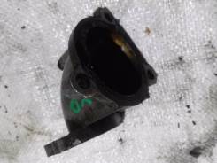 Корпус термостата. Nissan Presage, VNU30, VU30 Nissan Bassara, JVNU30, JVU30 Двигатель YD25DDT