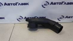 Патрубок воздухозаборника. Volkswagen Passat, 3B2, 3B3, 3B5, 3B6 Audi: A8, S6, A4, A6, S8, S4 Skoda Superb Двигатели: 1Z, ACK, ADP, ADR, AEB, AEG, AFB...