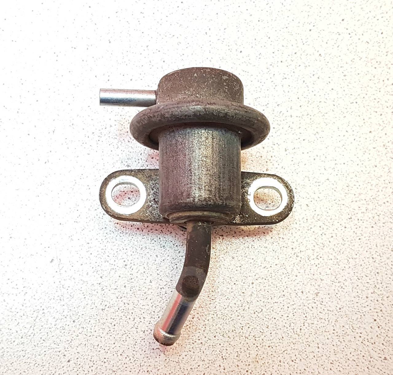 Регулятор давления топлива лансер 9 2. Регулятор топлива галант 2. Регулятор давления топлива mitsubishi. Датчик давления топлива мицубиси галант 8. Регулятор давления топлива мицубиси 1,6.