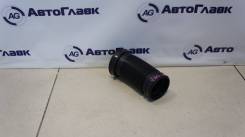 Патрубок воздухозаборника. Volkswagen Passat, 3B2, 3B3, 3B5, 3B6 Skoda Superb Audi S6, 4B2, 4B4, 4B5, 4B6 Audi A4, 8E2, 8E5, 8H7 Audi A6, 4B2, 4B4, 4B...