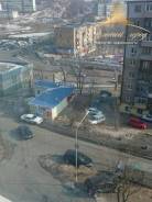 Гостинка, улица Луговая 83а. Баляева, проверенное агентство, 14 кв. м. Вид из окна днём