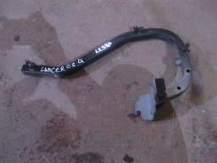 Крепление крышки багажника. Mitsubishi Lancer Cedia, CS2A, CS5A, CS5AR, CS5AZ, CS6A, CT9A Mitsubishi Lancer, CS1A, CS2A, CS3A, CS5A, CS5AR, CS5AZ, CS6...