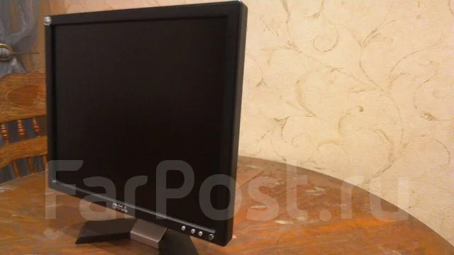 Dell. 17" ����