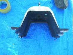 Крепление запасного колеса. Mitsubishi Pajero, V63W, V64W, V65W, V66W, V67W, V68W, V73W, V74W, V75W, V76W, V77W, V78W, V83W, V85W, V86W, V87W, V88V, V...