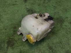 Бачок стеклоомывателя. Subaru Forester, SF5, SF9 Subaru Legacy, BD3, BD5, BD9, BG2, BG3, BG4, BG5, BG7, BG9, BGA, BGB, BGC Subaru Impreza, GC2, GC8, G...
