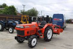 Kubota L1-235. Минитрактор D, 23 л.с.