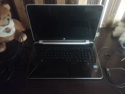 HP Pavilion 15. 1,8����, ��� 4 ��, ���� 500���, WiFi, Bluetooth ����