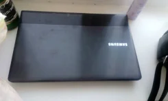 Samsung 300E5C. 2 100,0����, ��� 6 ��, ���� 500���, WiFi, Bluetooth, ����������� �� 2��. ����