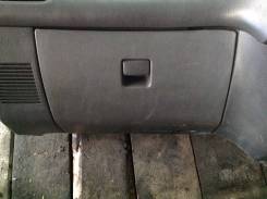 Бардачок. Nissan Cefiro, A32