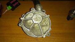 Насос вакуумный. Volkswagen Passat, 3C2, 3C5 Volkswagen Touareg, 7L6 Audi Q7 Двигатели: AXX, AXZ, BKC, BKP, BLF, BLP, BLR, BLS, BLV, BLX, BLY, BMA, BM...