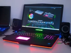 Alienware 17 R3. 17.3", 2,6����, ��� 8 ��, ���� 1 256���, WiFi, Bluetooth