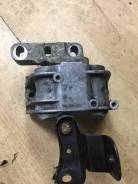 Подушка двигателя. Volkswagen: Passat, Caddy, Passat CC, Eos, Jetta, Touran, Golf, Beetle, Scirocco Двигатели: AXX, AXZ, BKC, BKP, BLF, BLP, BLR, BLS...