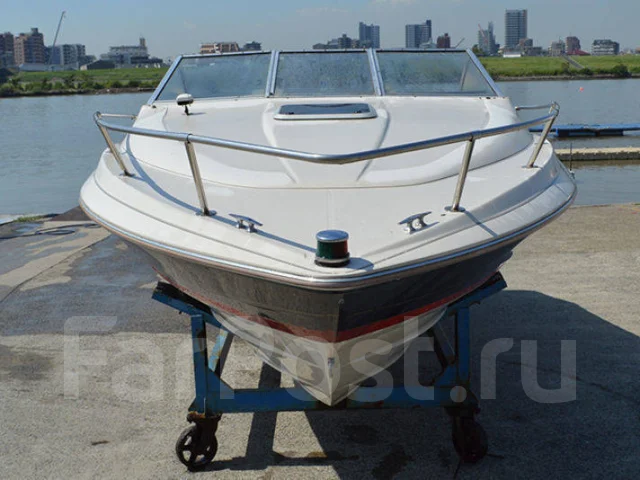Maxum. 1992 ���, ����� 7,32��., ��������� ������������, 330��.�., ������. ��� ����� �� ������������ ����