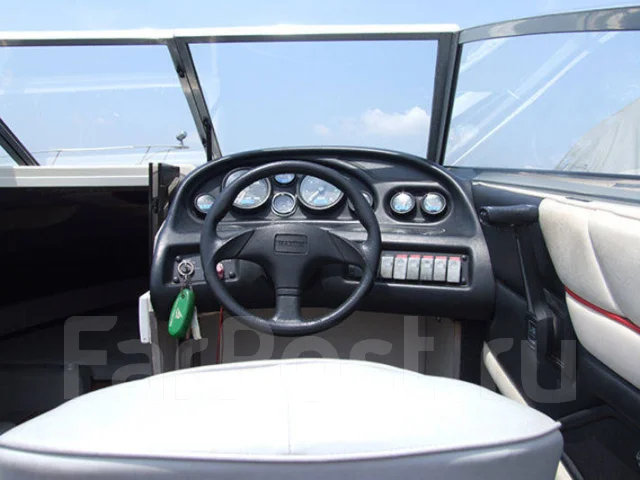 Maxum. 1992 ���, ����� 7,32��., ��������� ������������, 330��.�., ������. ��� ����� �� ������������ ����