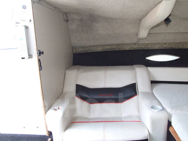 Maxum. 1992 ���, ����� 7,32��., ��������� ������������, 330��.�., ������. ��� ����� �� ������������ ����