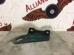 Кронштейн буксировочный. Toyota Harrier, MCU30, MCU30W, MCU31, MCU31W, MCU35, MCU35W Двигатель 1MZFE