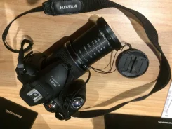 Fujifilm FinePix HS10. 20 � ����� ��, ���: 14� � ����� ����