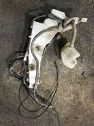 Бачок стеклоомывателя. Ford Focus, CB4, DA3, DB Двигатели: AODA, AODB, AODE, ASDA, ASDB, G6DA, G6DB, G6DD, G8DA, GPDA, GPDC, HHDA, HHDB, HWDA, HWDB, H...